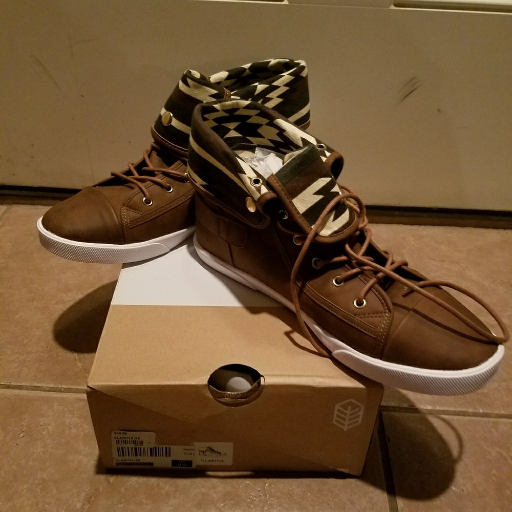 Authentic sneakers from call it spring 8.5 size